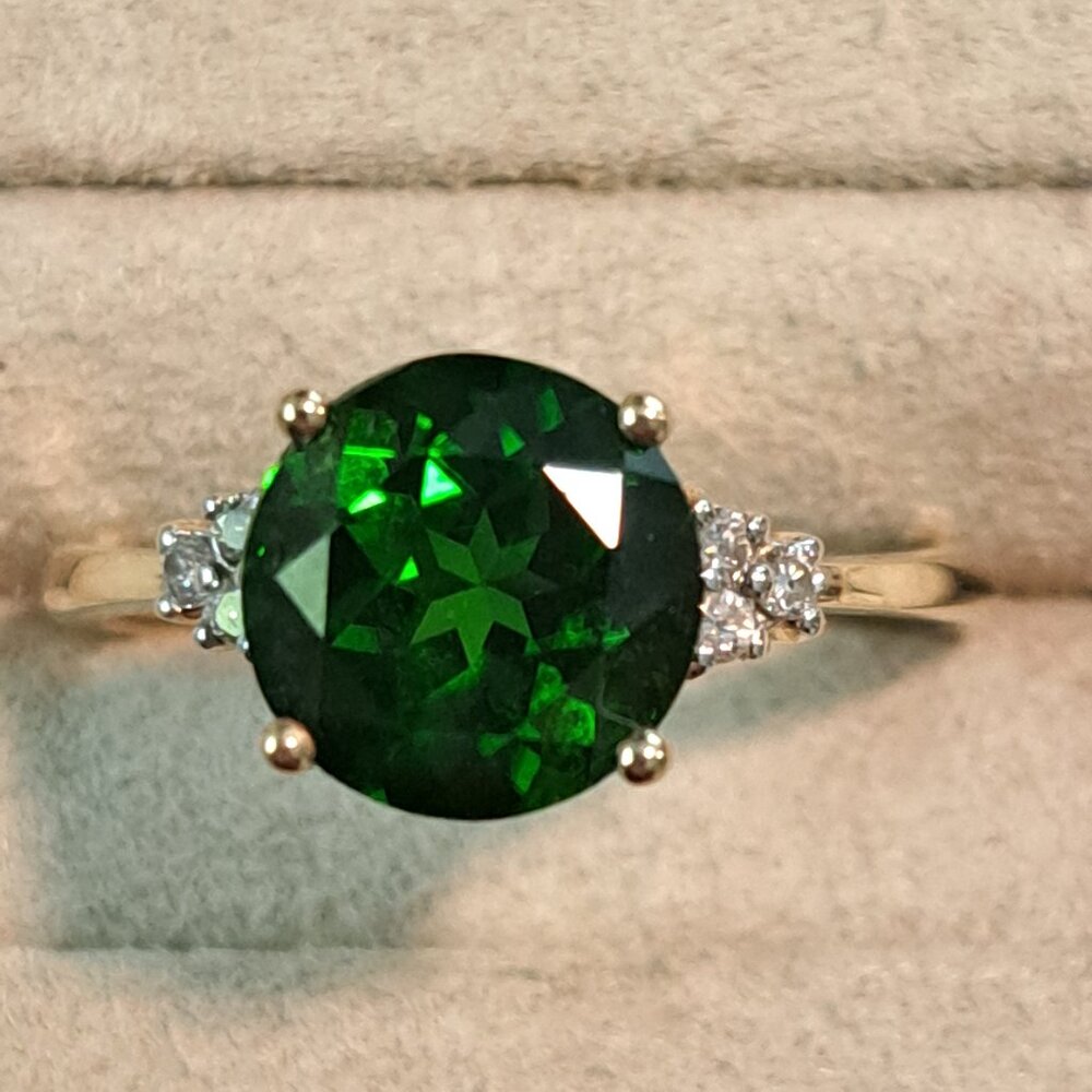 Green Diopside and Diamond Ring. Size 6.25